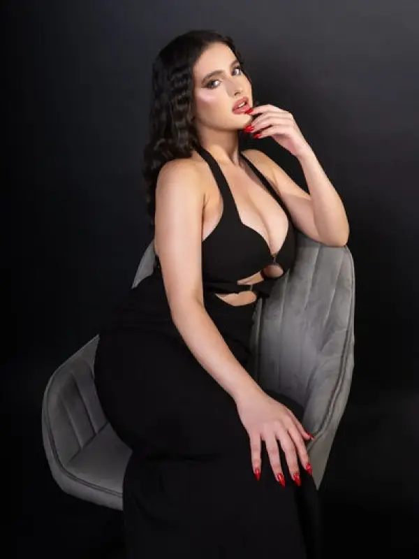 Anita Female companion in Noida